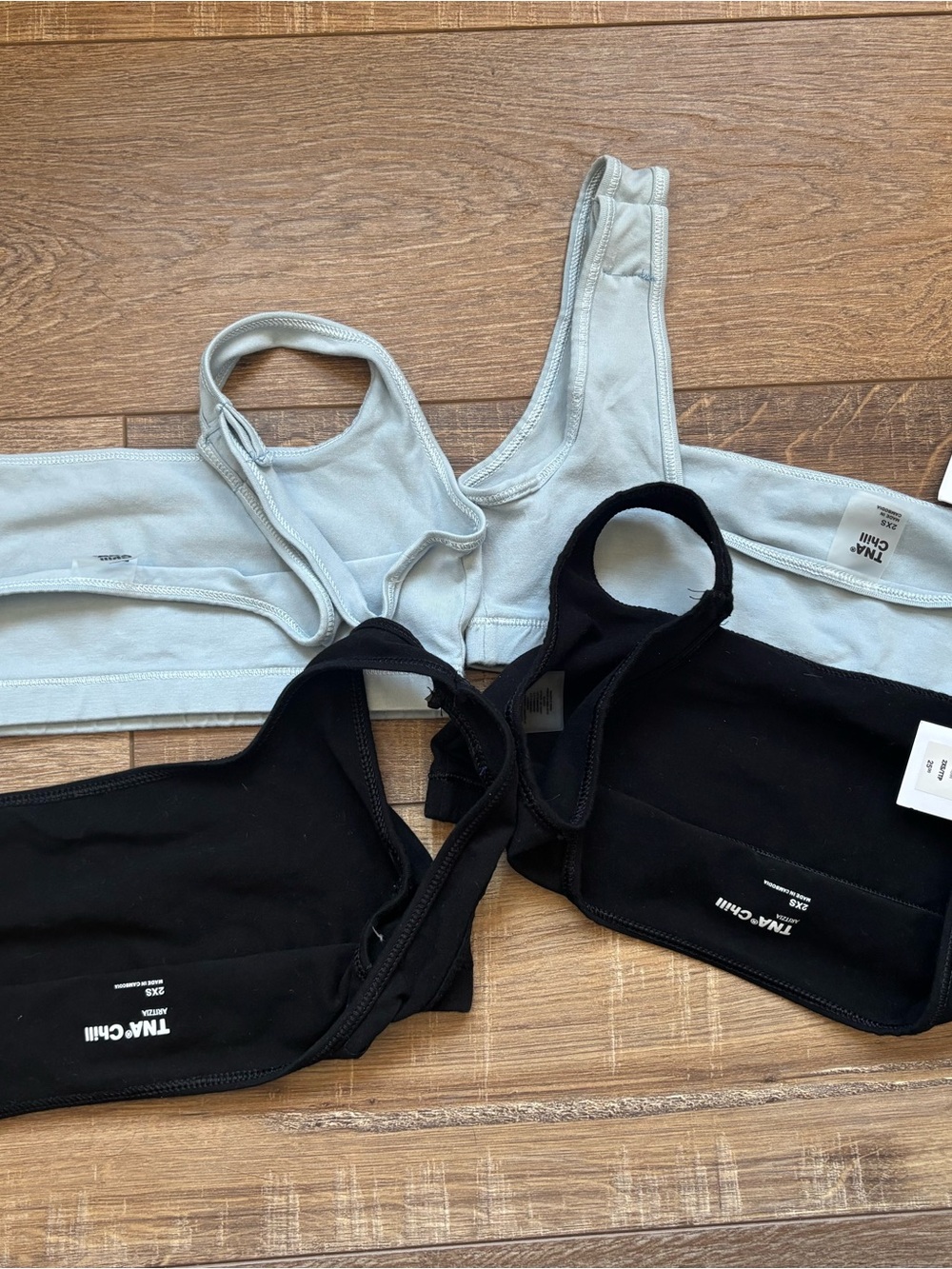 TNA/Reversible Scoop Sports Top - Black & Light Gray